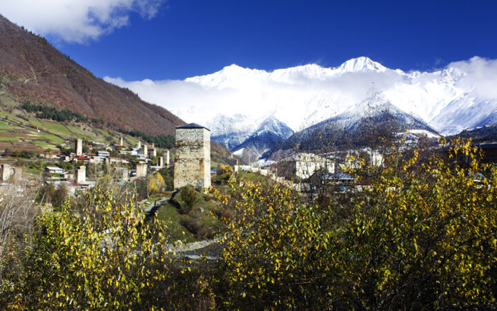 Mestia: muzea, Hacvali a co dělat v centru Svaneti