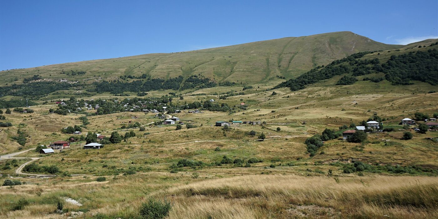 Racha: hory, jezero Šaori a víno Chvančkara